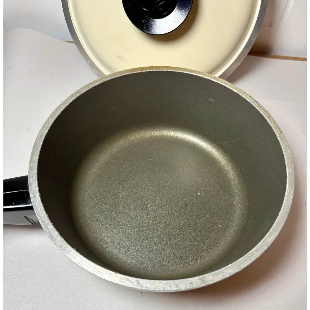 Vintage 1970s Club Aluminum 1.5QT Saucepan Cream Almond w/ Original Lid